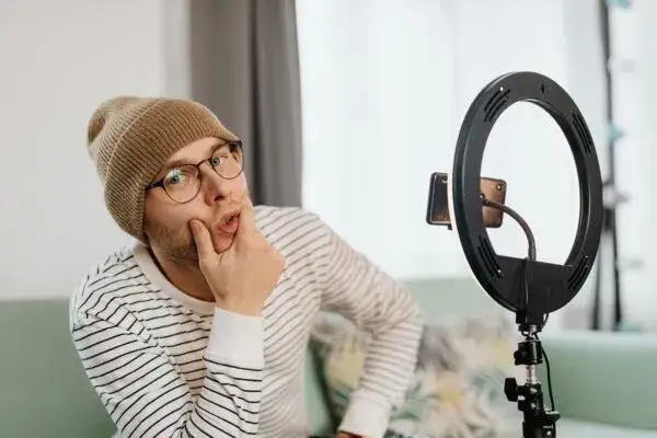 Idealny podkład muzyczny do zdjęć, który podkreśli ich emocje