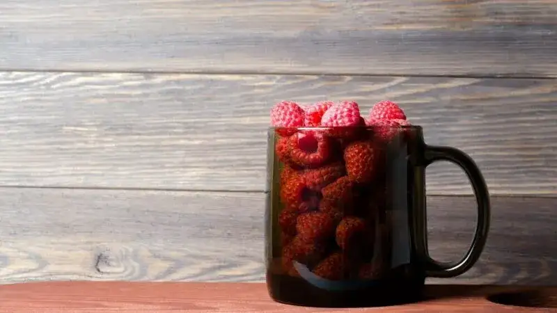 Soplica Malinowa z czym pić? Sprawdź najlepsze połączenia i przepisy!