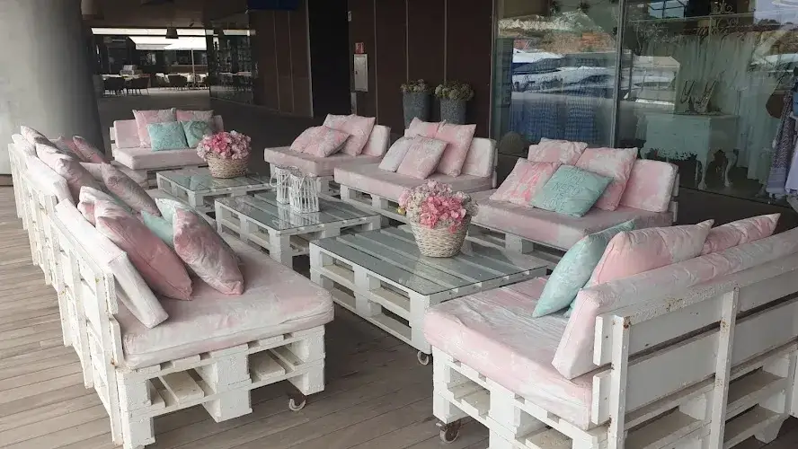 Meble DIY: Jak stworzyć unikalne i tanie meble samodzielnie