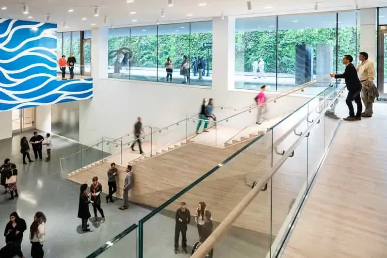 Bilety do muzeum sztuki nowoczesnej: ceny, zniżki i aktualne wystawy