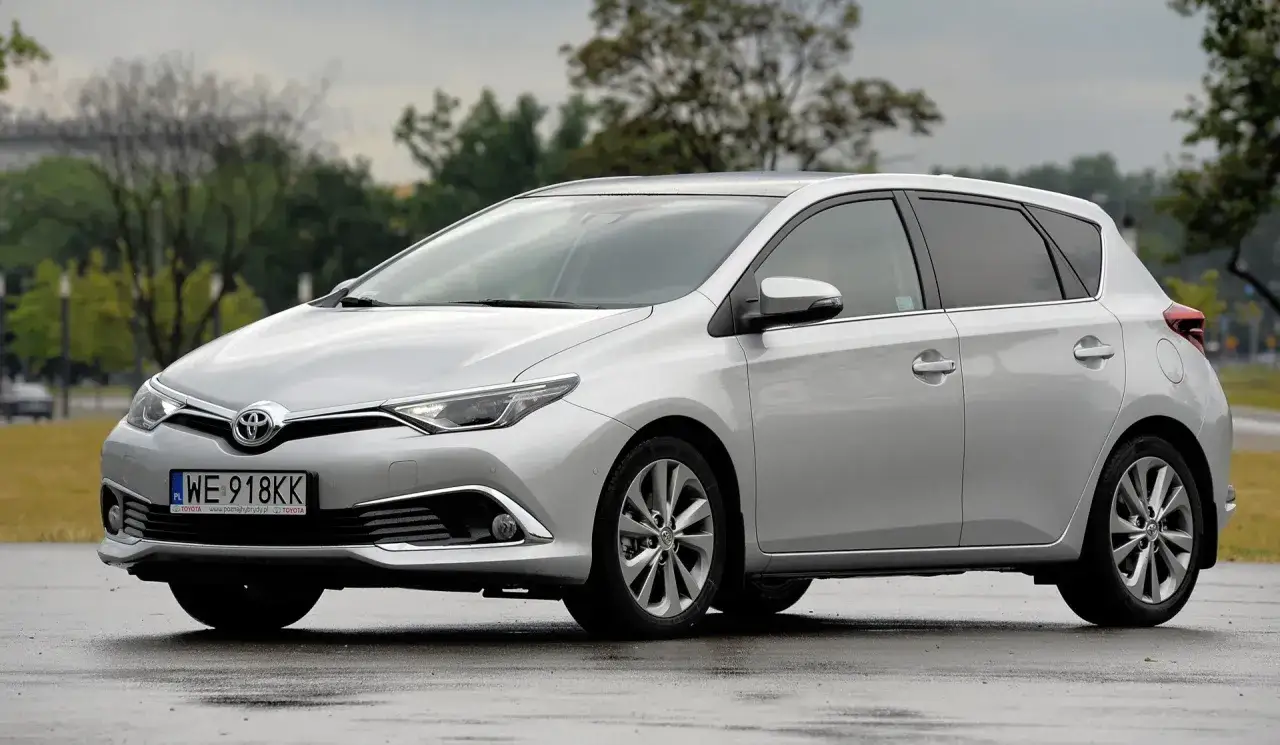 Toyota Auris: pojemność baku, rezerwa i zasięg wszystko, co musisz wiedzieć
