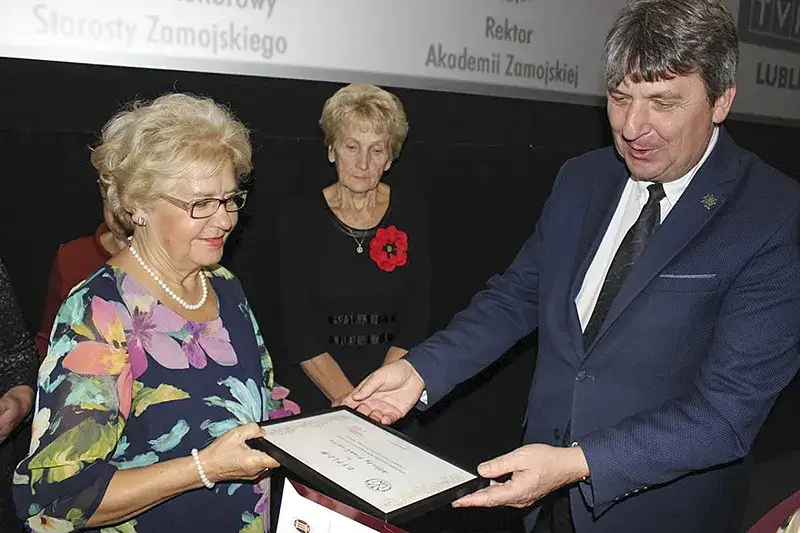 Uniwersytet Trzeciego Wieku Zamość - edukacja dla seniorów i ich korzyści