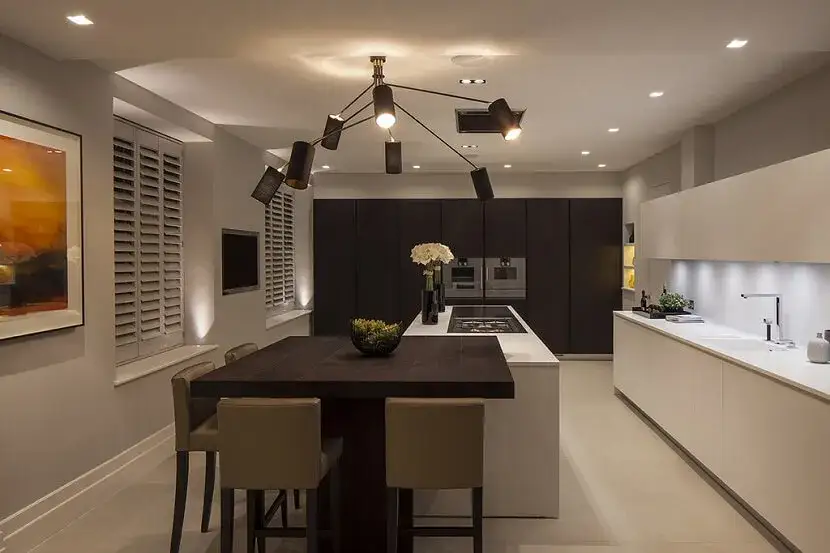 Jak wybrać idealny żyrandol do kuchni? Praktyczne porady i najczęstsze błędy