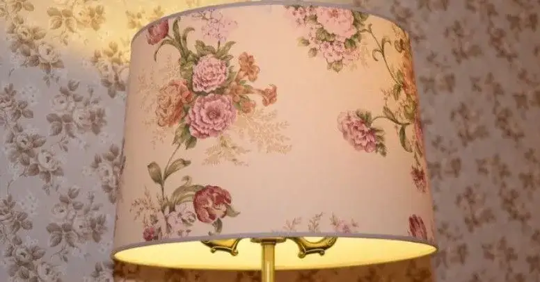 Jak zrobić abażur z firanki - proste kroki, które zachwycą każdego