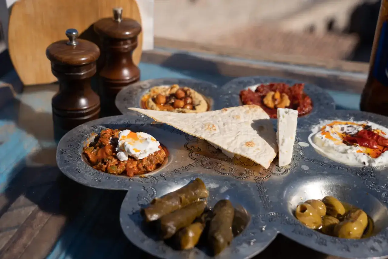 Co warto zjeść w Turcji? Odkryj smaki, które zachwycą Twoje podniebienie