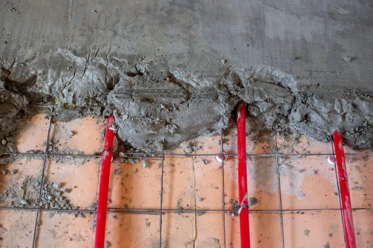 Ile kosztuje worek wylewki samopoziomującej? Sprawdź ukryte koszty!