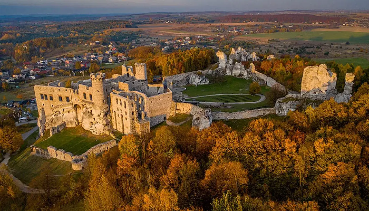 Zamek Ogrodzieniec atrakcje, które zaskoczą całą rodzinę