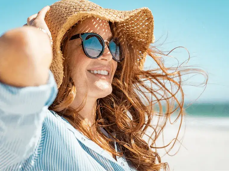 Czy wiatr nad morzem opala? Odkryj niebezpieczeństwa dla skóry