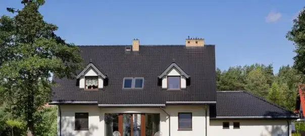 Ile kosztuje m² dachu z dachówki ceramicznej? Cena, która Cię zaskoczy!
