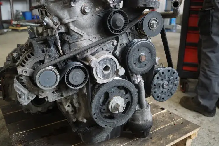 Ile kosztuje wymiana paska alternatora? Objawy i realne ceny