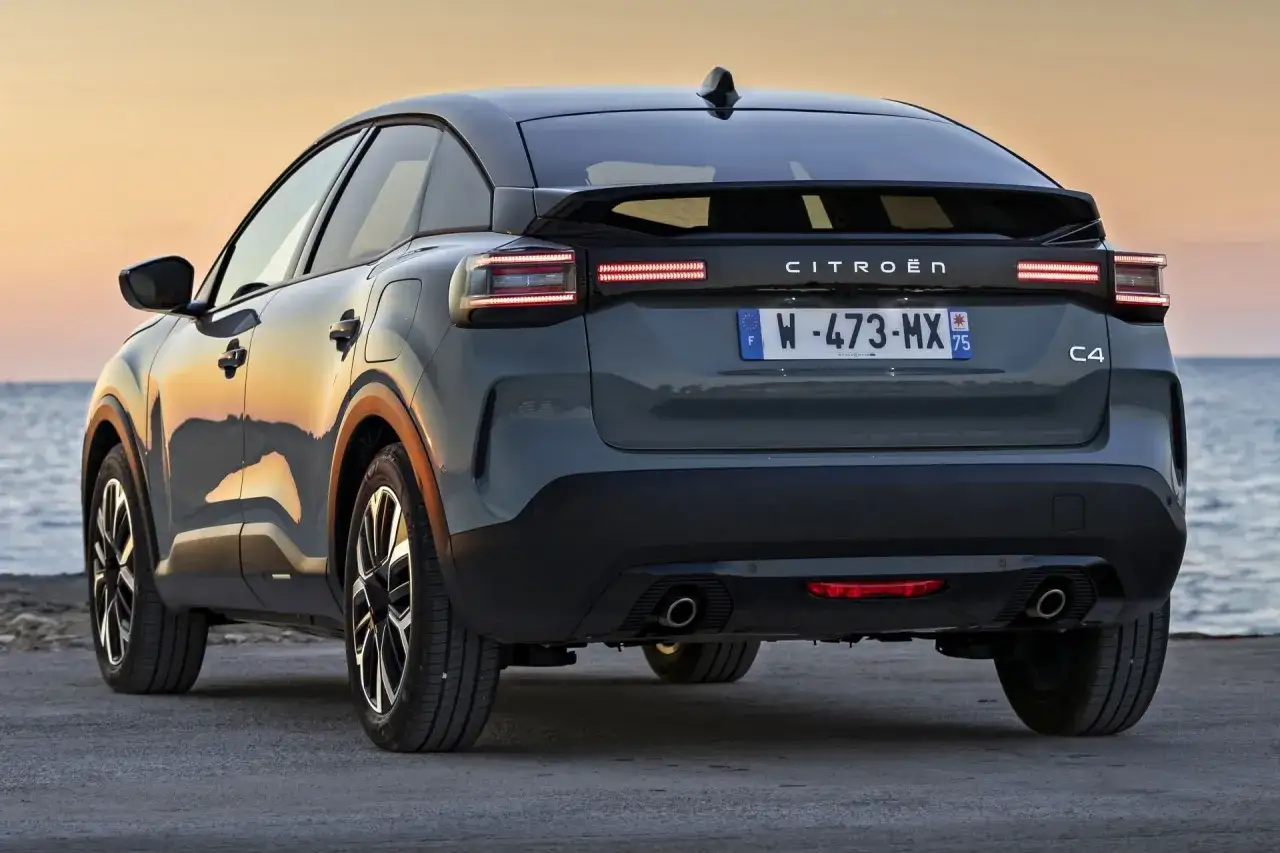 Pojemność baku Citroën C4: 50 czy 60 litrów? Sprawdź swój model