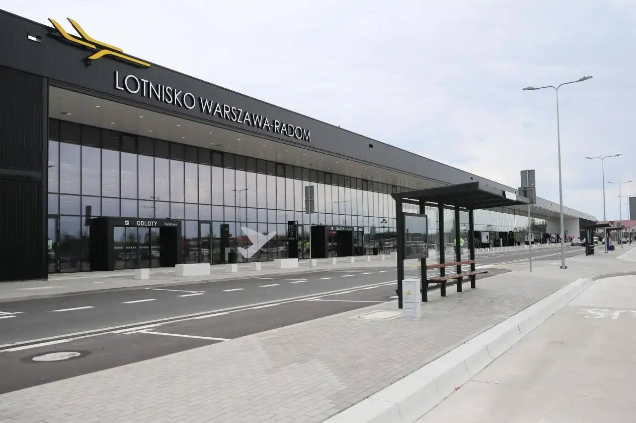 Lotnisko Warszawa-Radom: Działa od 2023! Sprawdź, dokąd polecisz
