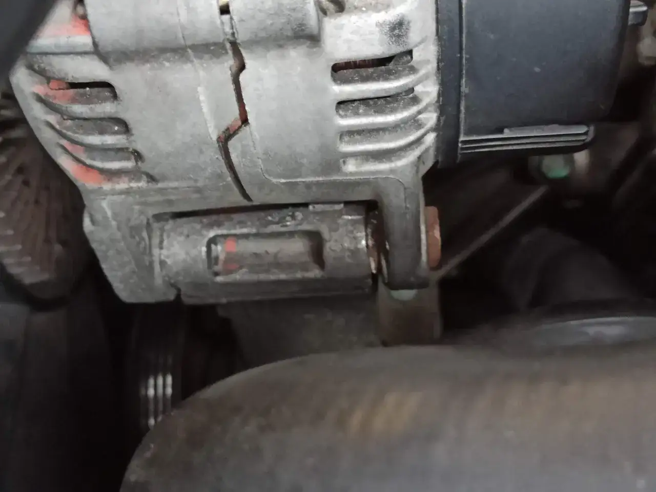 Audi A6: Jak wymontować alternator? Poradnik krok po kroku