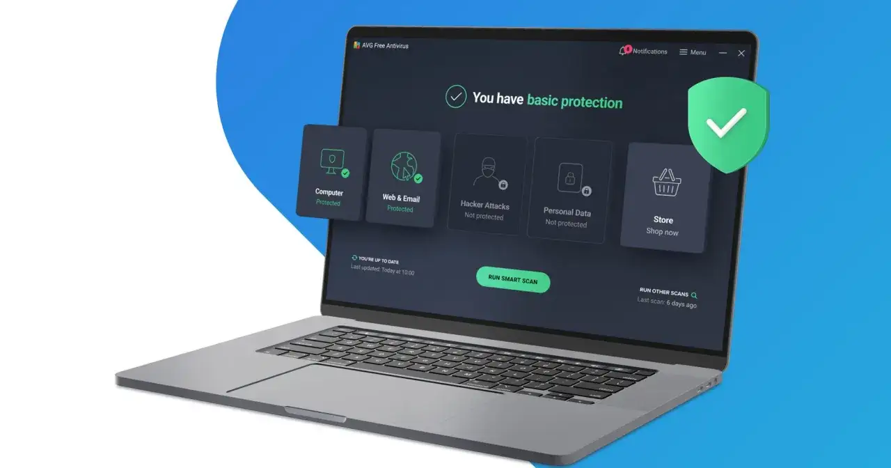 Program antywirusowy na komputerze AVG Free Antivirus pokazuje podstawową ochronę. Kliknij "RUN SMART SCAN" dla bezpieczeństwa.