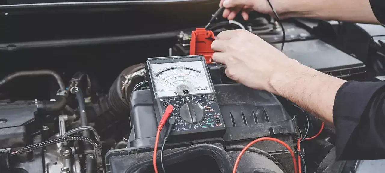 Toyota RAV4 Hybrid: Gdzie Znajdziesz Akumulator? Fakty i Ciekawostki