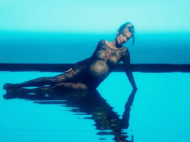 Z kim Doda jest w ciąży? Prawda o zdjęciu i nowym teledysku