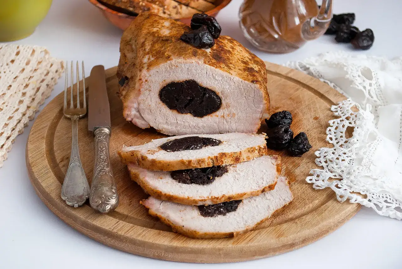 Schab nadziewany śliwką: soczysty przepis bez suchości!