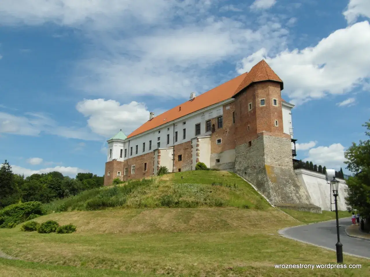 Gdzie leży Sandomierz? Odkryj królewskie miasto nad Wisłą!