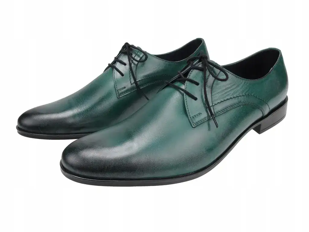 Jakie buty do zielonego garnituru damskiego wybrać, by olśniewać?