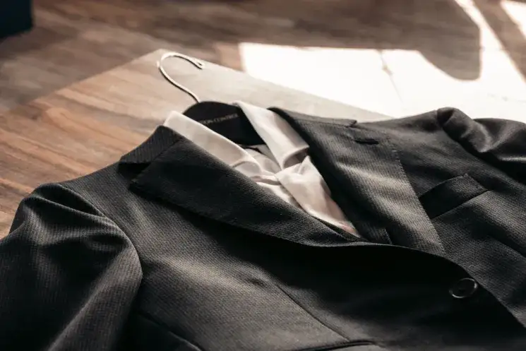 Gdzie kupić garnitur na wesele: najlepsze miejsca i porady na wybór