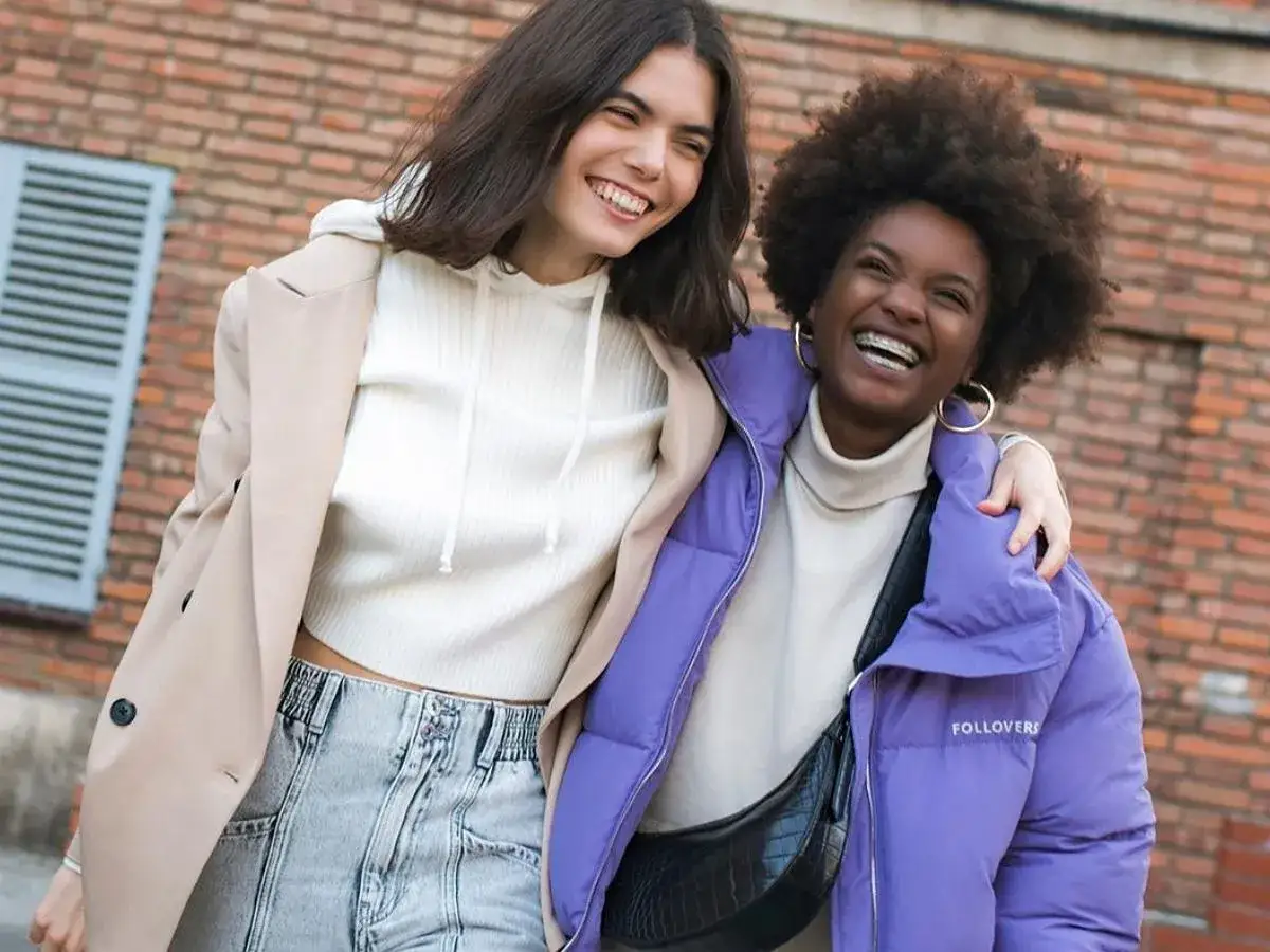 Bershka: Kto stoi za marką? Fenomen mody dla młodych