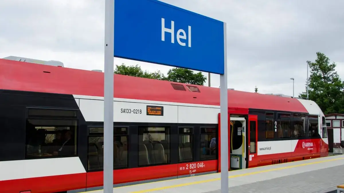 Jak dojechać z Gdańska na Hel pociągiem - najważniejsze informacje i ceny