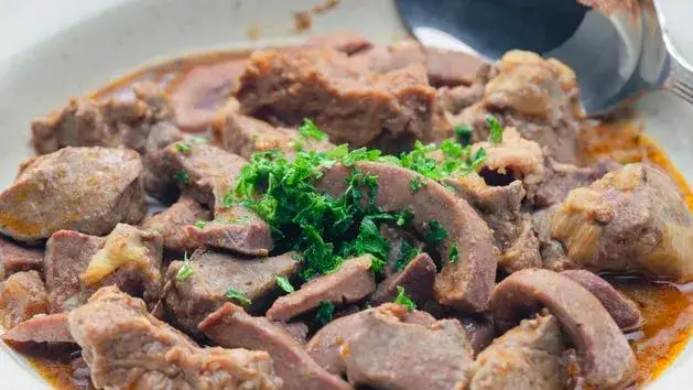 Jak ugotować wątróbkę drobiową, aby była delikatna i smaczna