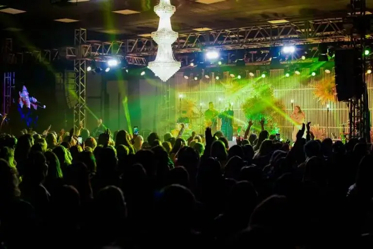 Gdzie zagrać koncert? Jak zorganizować debiut i podbić scenę!