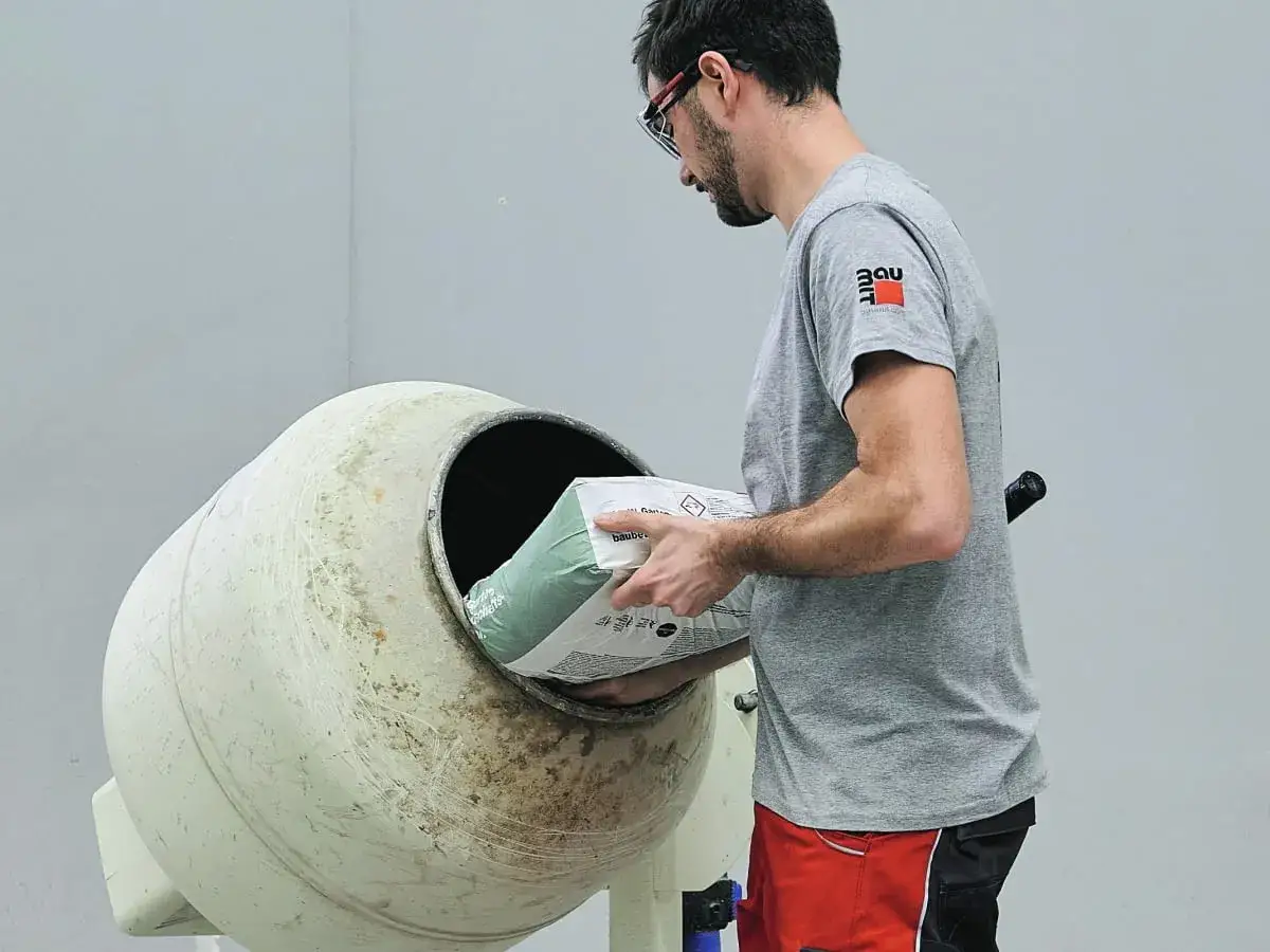 Jaki beton na fundament? B20, B25, "gruszka" czy DIY? Sprawdź!