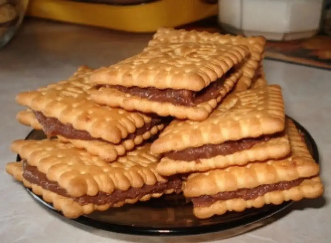 Ile kalorii ma herbatnik? Zaskakujące różnice w kaloryczności