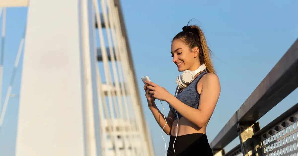 Jak biegać z telefonem - najlepsze sposoby na bezpieczne bieganie