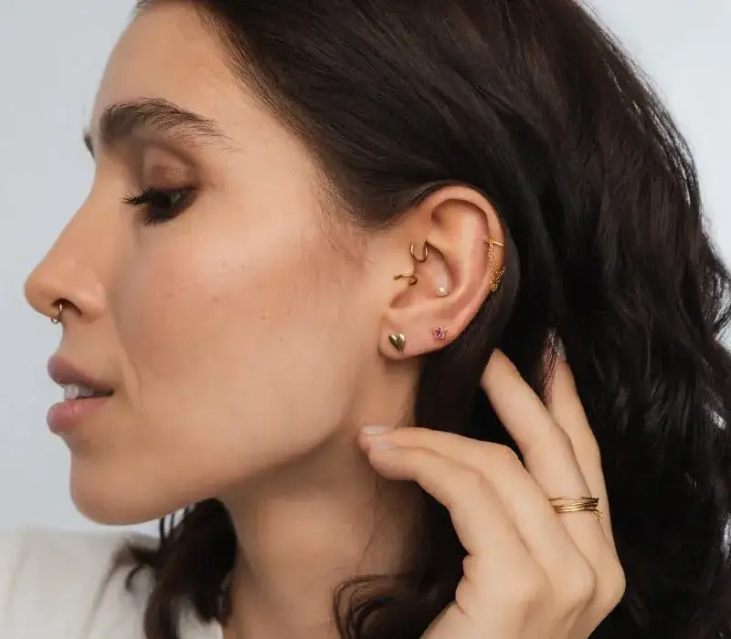 Dorobienie kolczyka: gdzie szukać pomocy i ile to kosztuje?