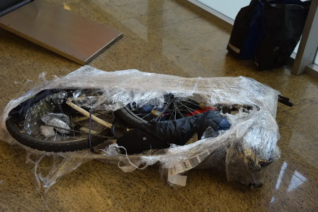 Przewóz roweru samolotem: Kompletny poradnik krok po kroku