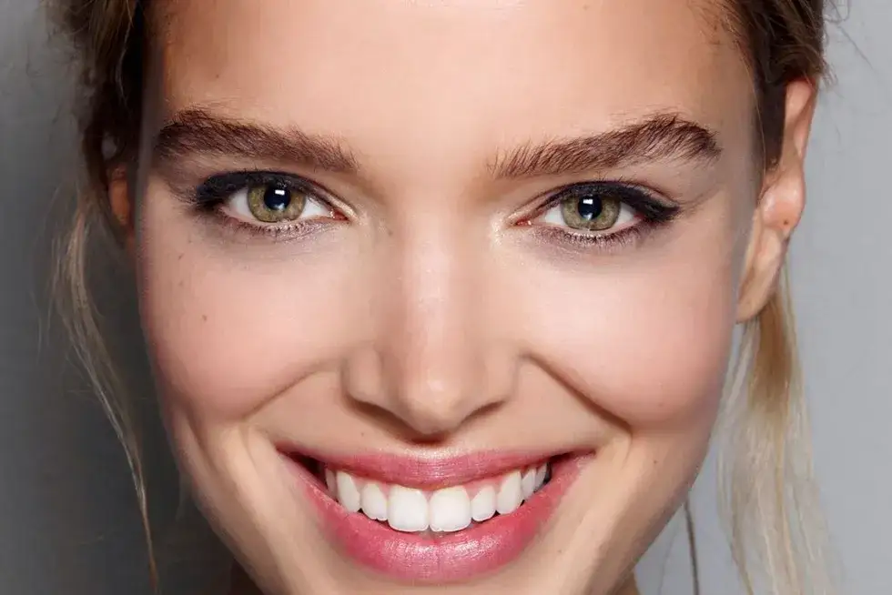 Henna pudrowa brwi ile się utrzymuje? Sprawdź, co musisz wiedzieć