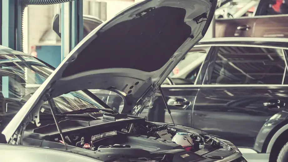 Wygłuszenie maski silnika – czy warto inwestować w komfort jazdy?