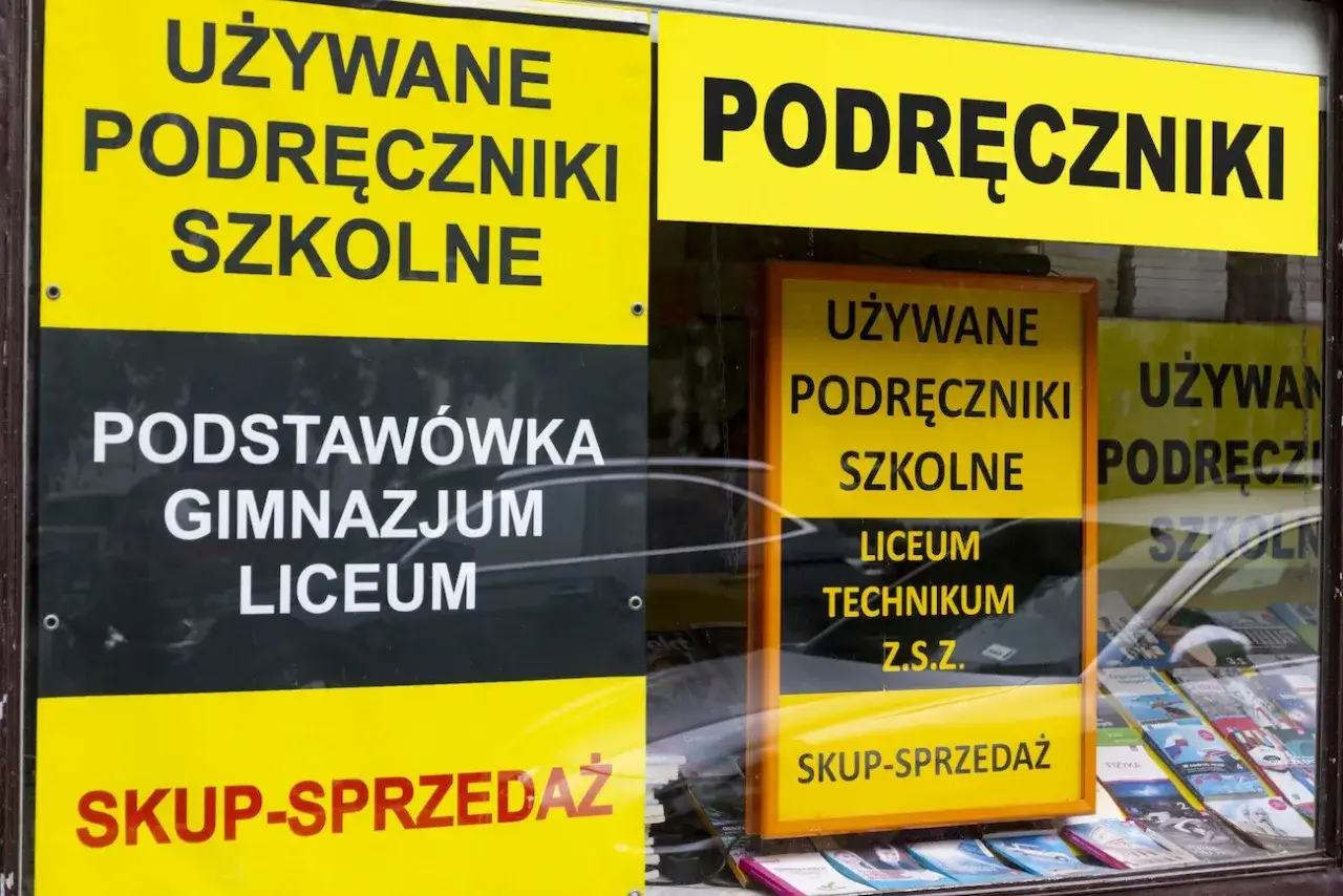 Sprzedaj podręczniki szkolne: Jak zarobić najwięcej? Poradnik.