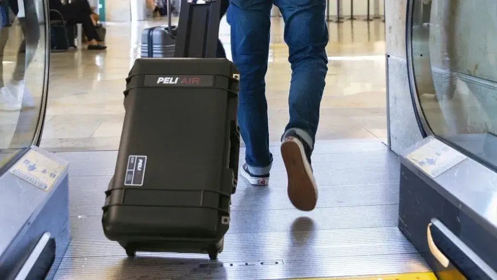 Gdzie naprawić walizkę na kółkach? Znajdź najlepsze miejsca w mieście