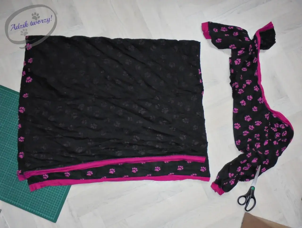 Zrób legowisko dla psa z poduszki! Poradnik DIY (szycie/bez)