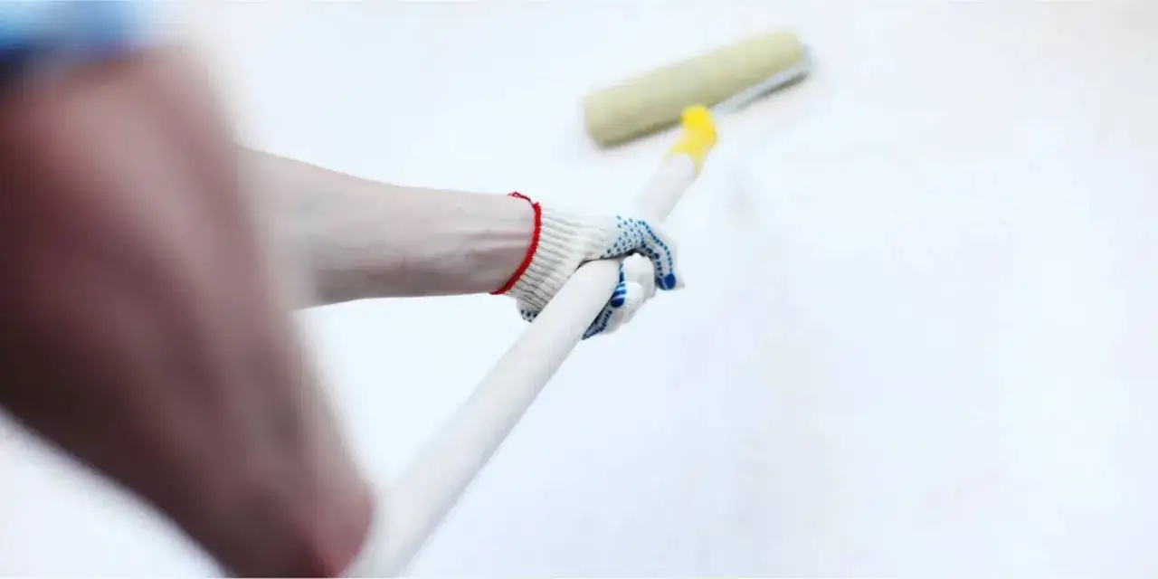 Gruntowanie ścian: dlaczego jest konieczne? Sprawdź!