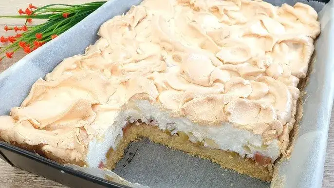 Przepis na pyszne ciasto rabarbarowe, które zawsze się udaje