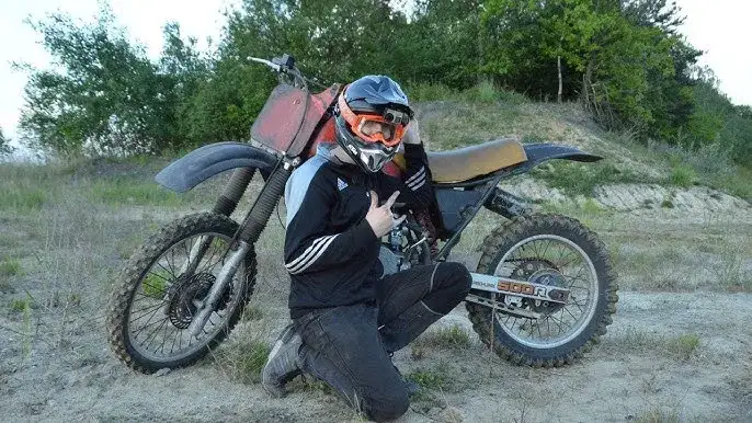 Honda CR 500 ile koni? Odkryj moc silnika i jego osiągi