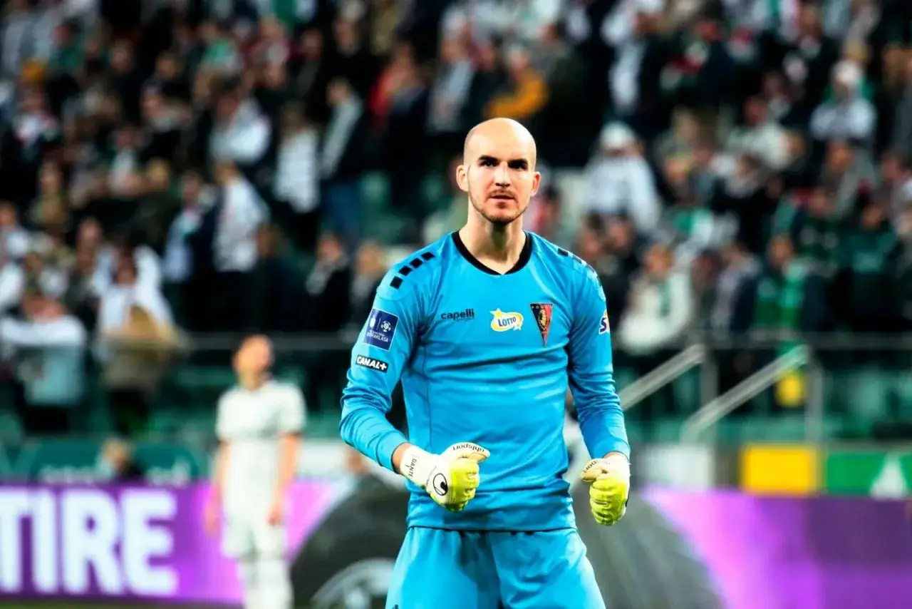 Ile zarabiają piłkarze Pogoni Szczecin? Zaskakujące fakty o wynagrodzeniach