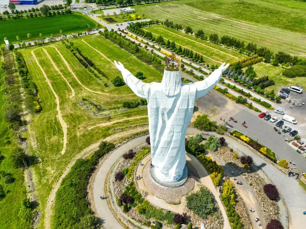 Gdzie leży Świebodzin? Odkryj ukryte skarby tego miasta w Polsce
