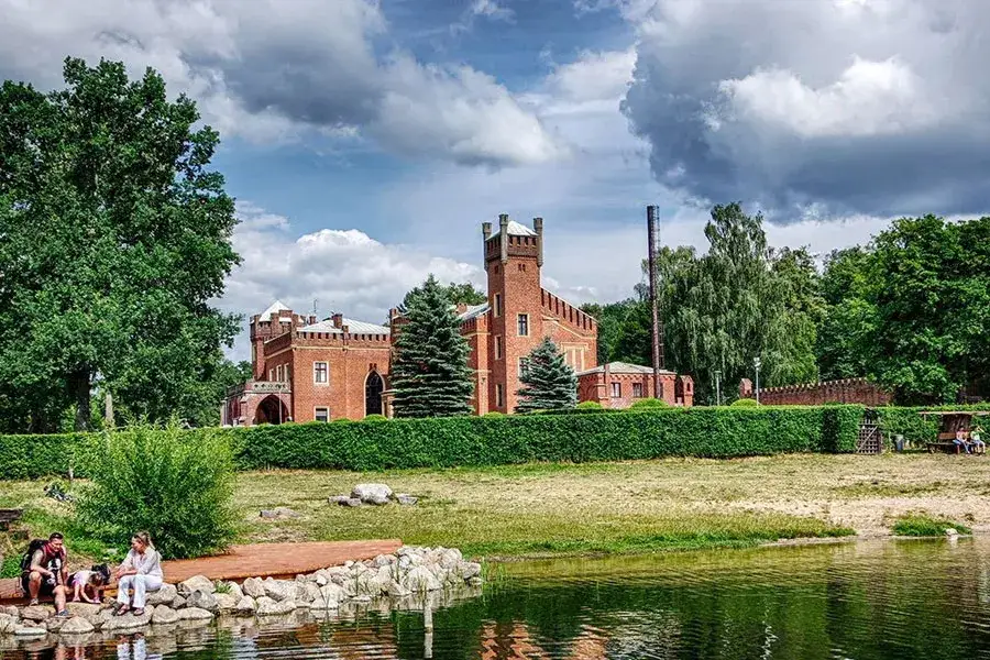 Karnity Zamek: Historia i zwiedzanie zamku w miejscowości Karnity