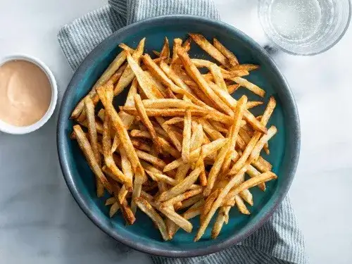 W jakiej temperaturze smażyć frytki, aby były idealnie chrupiące?