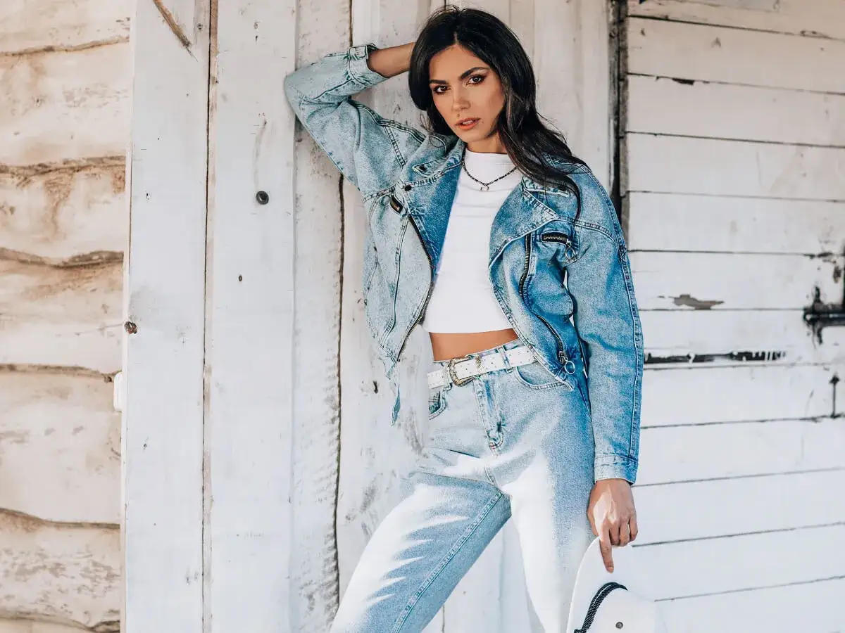 Czy kurtki jeansowe są modne? Odkryj najnowsze trendy i stylizacje