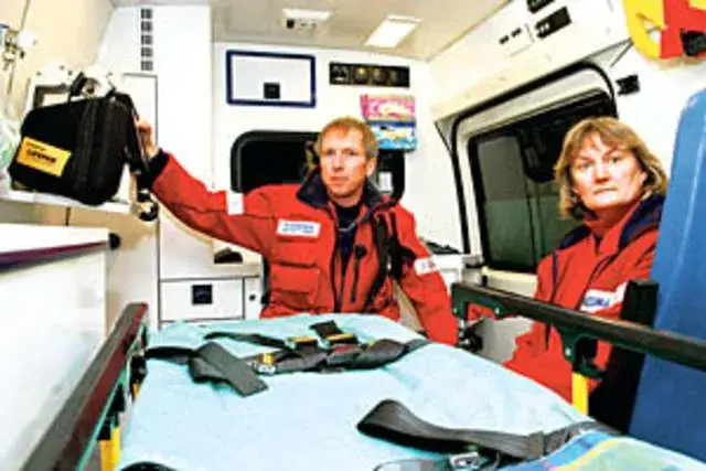 Ratownik medyczny: recepty? Co wolno w karetce i kto przepisuje