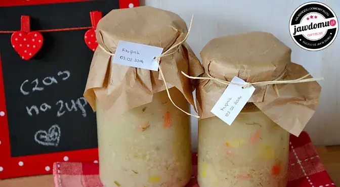 Wekowanie zup krok po kroku: Prosty przewodnik po domowych przetworach