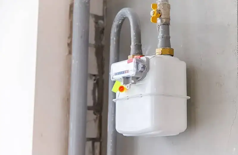 Ile kosztuje podłączenie gazu do mieszkania w bloku? Sprawdź ukryte wydatki.