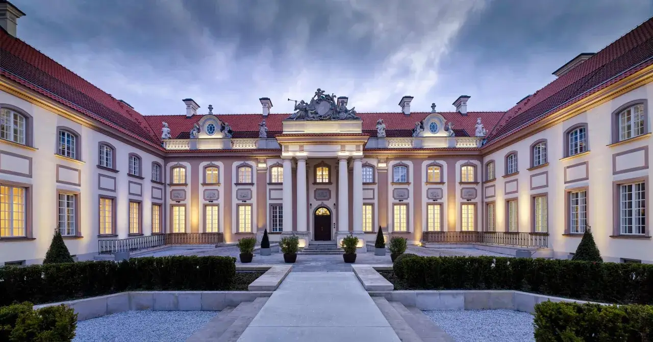 Czym się różni hotel 4-gwiazdkowy od 5 i co tracisz wybierając gorszy?